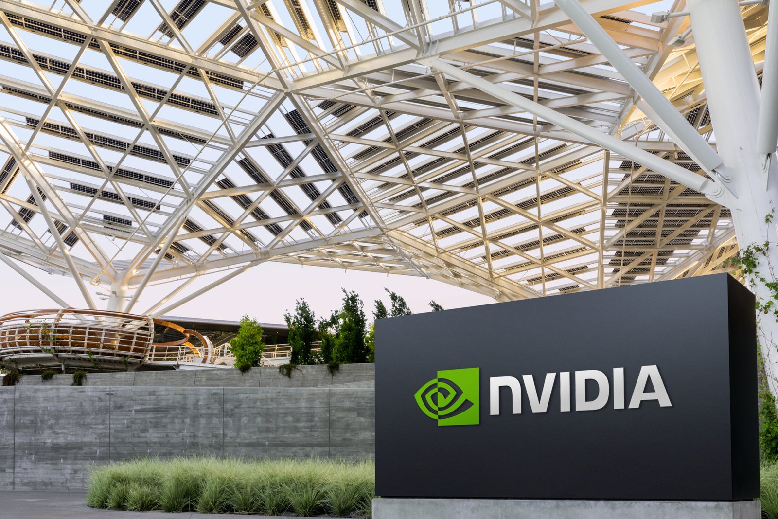 NVIDIA’s Strong Earnings Reaffirm Market Leadership Despite Valuation Concerns