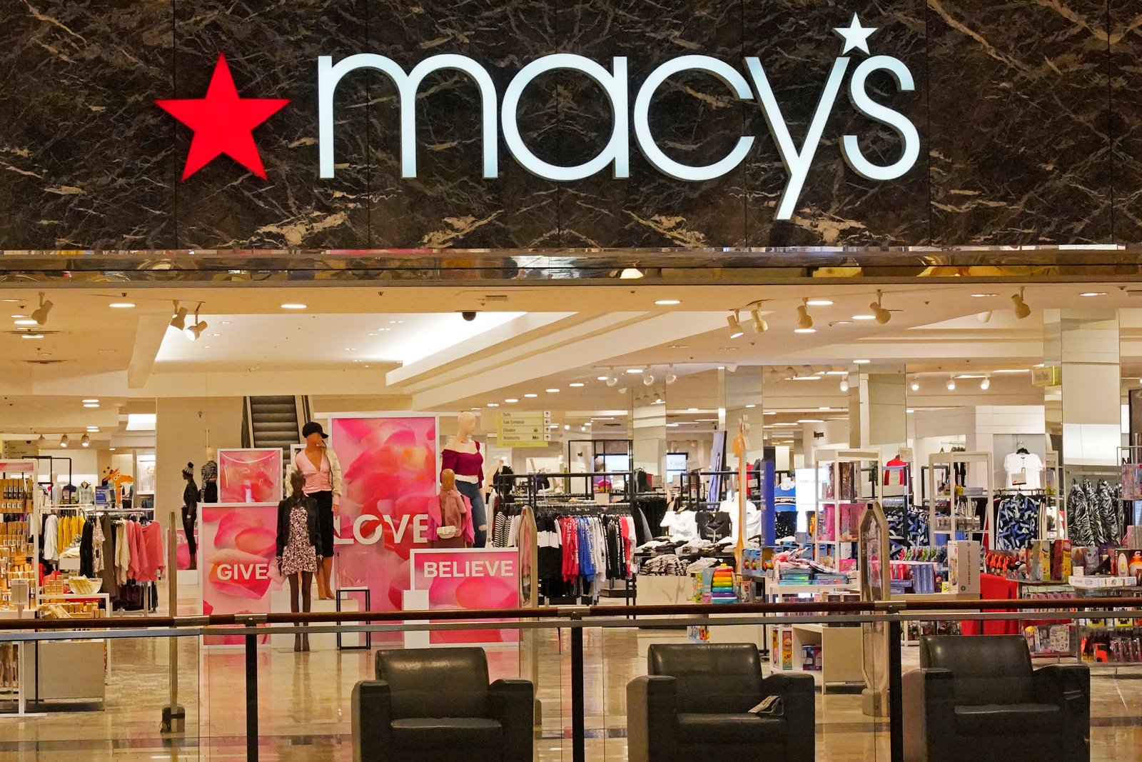 Macy’s Faces Challenges Ahead of Quarterly Earnings Release