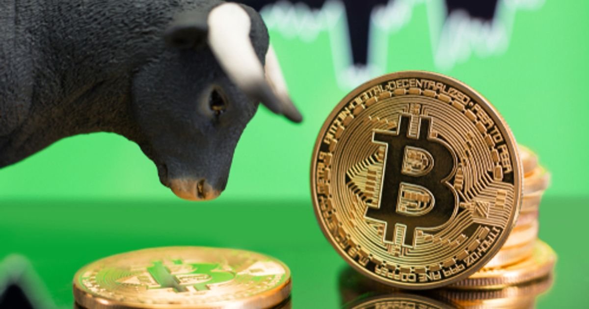 Bitcoin Holds Steady as Political Climate Favors Crypto