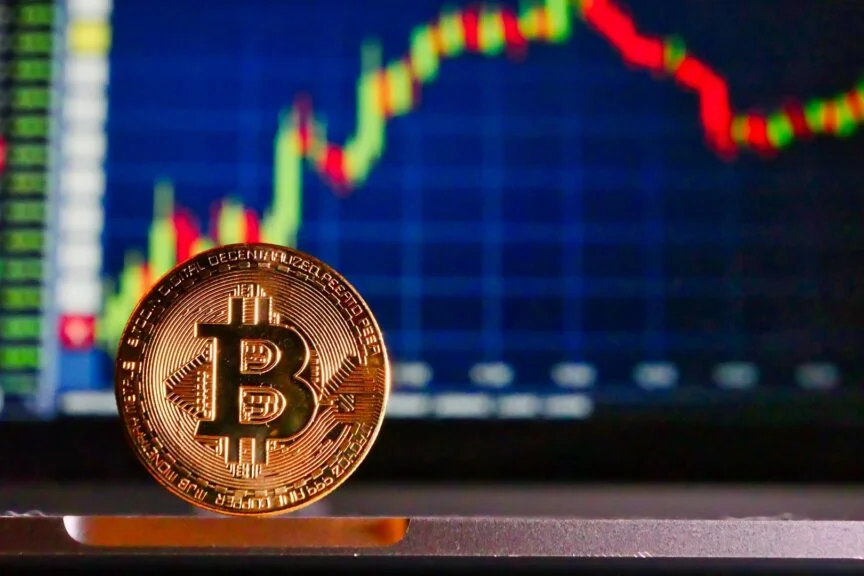 Top Crypto Expert Predicts Bitcoin Surge Amid Pullback Concerns