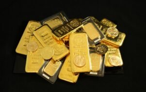 Gold Prices Plunge as Strong Jobs Data Triggers Rate Hike Fears