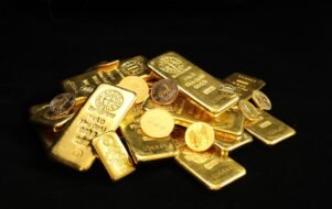 Gold Reaches New Heights Amid Tariff Fears and Safe-Haven Demand