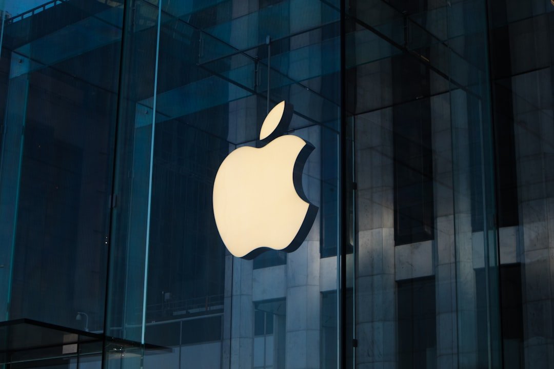 Watch Out Apple Investors: Wedbush Predicts Price Target Drop to 250