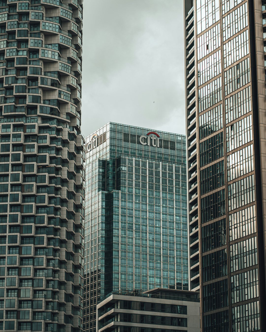 Citi Reports Equities Positioning Near Neutral as Tariff Risks Ease