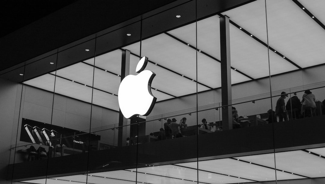 Apple’s Services Division Faces Critical Challenges Amid Legal and AI Changes