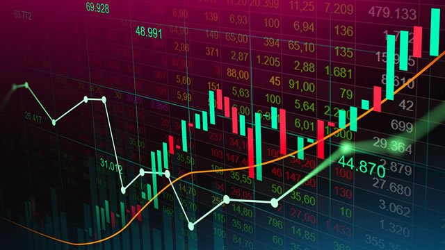 Gold Struggles Lower Amid Geopolitical and Trade Instability