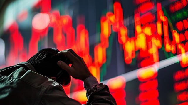 Market Analysis: Investors in Defensive Mode Ahead of Weekend