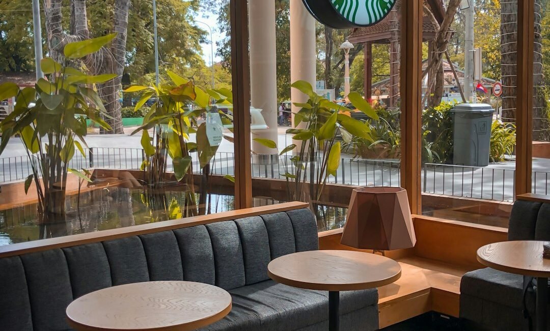 Starbucks Reduces Iced Beverage Prices in China to Boost Sales During Afternoon Hours